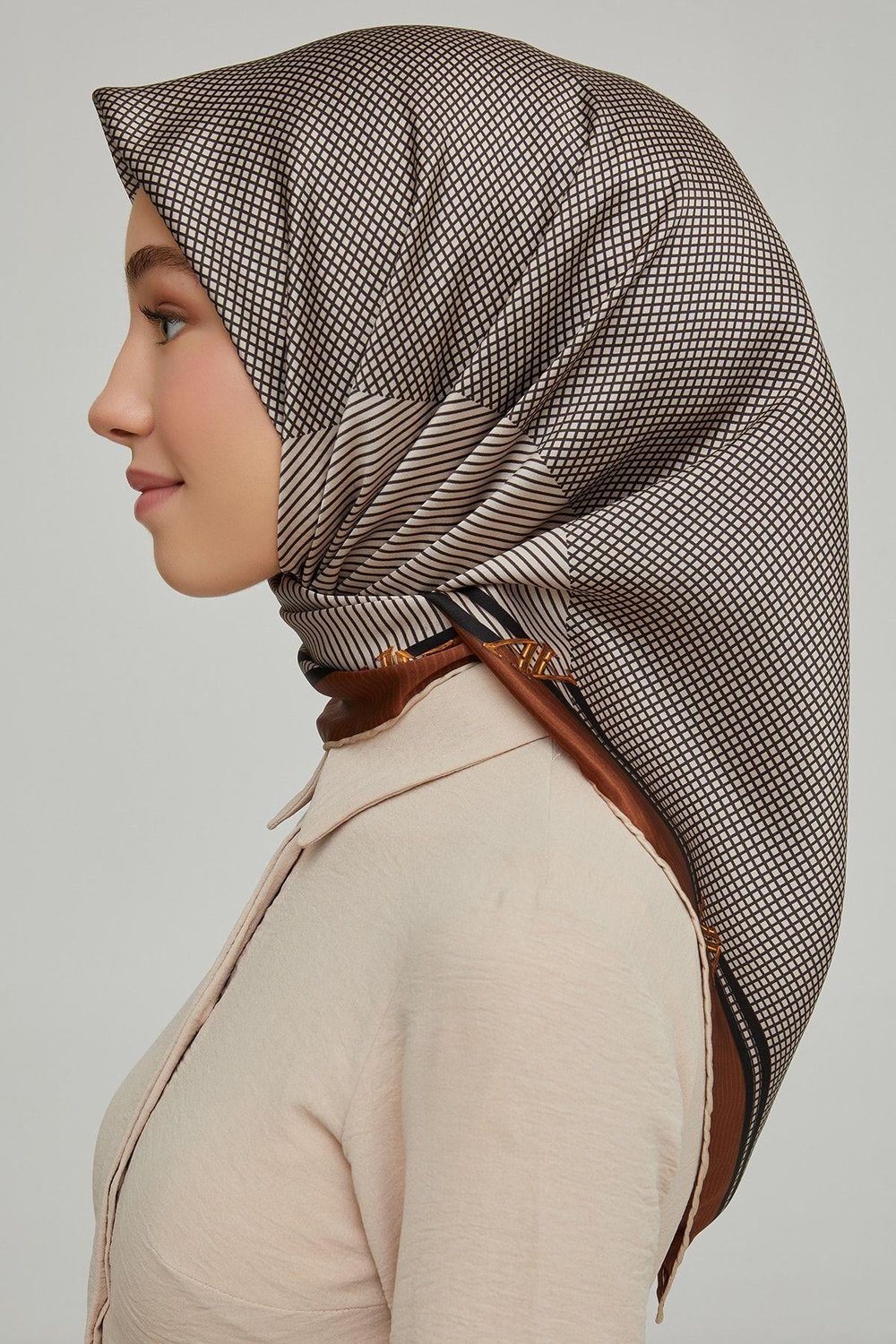 Armine Nostalji Serisi %100 Twill İpek Eşarp 8616D 32