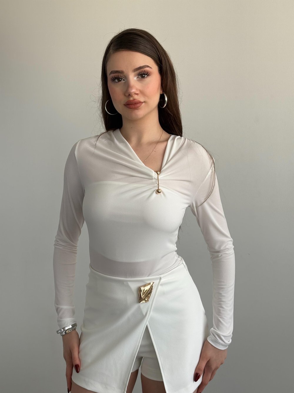 Aksesuarlı Asimetrik Bluz 