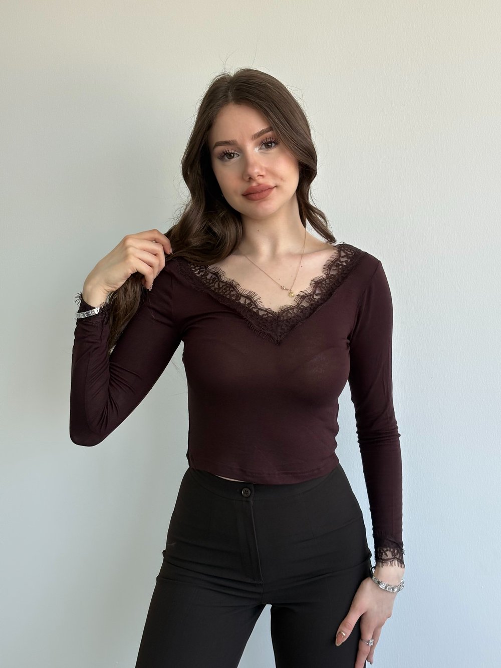 Dantel Yaka Kısa Crop