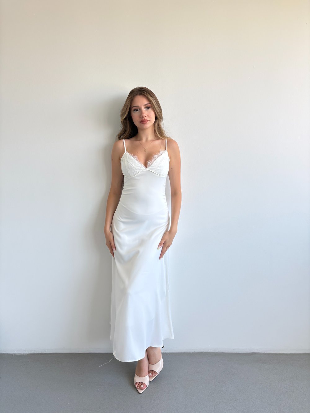 Saten Dantelli Elbise