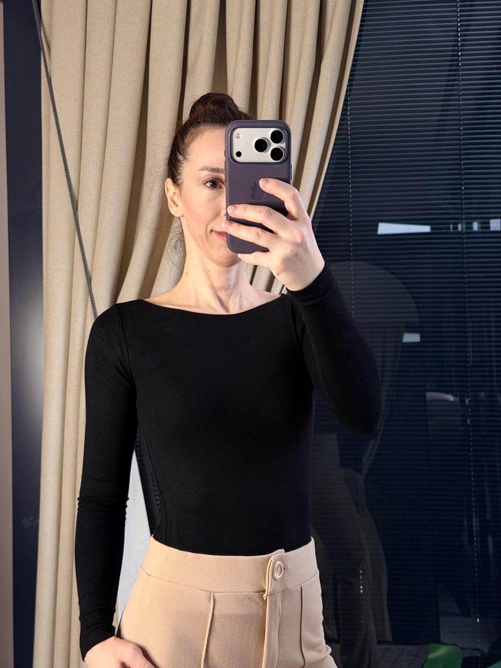 Kayık Yaka Krem Siyah Body