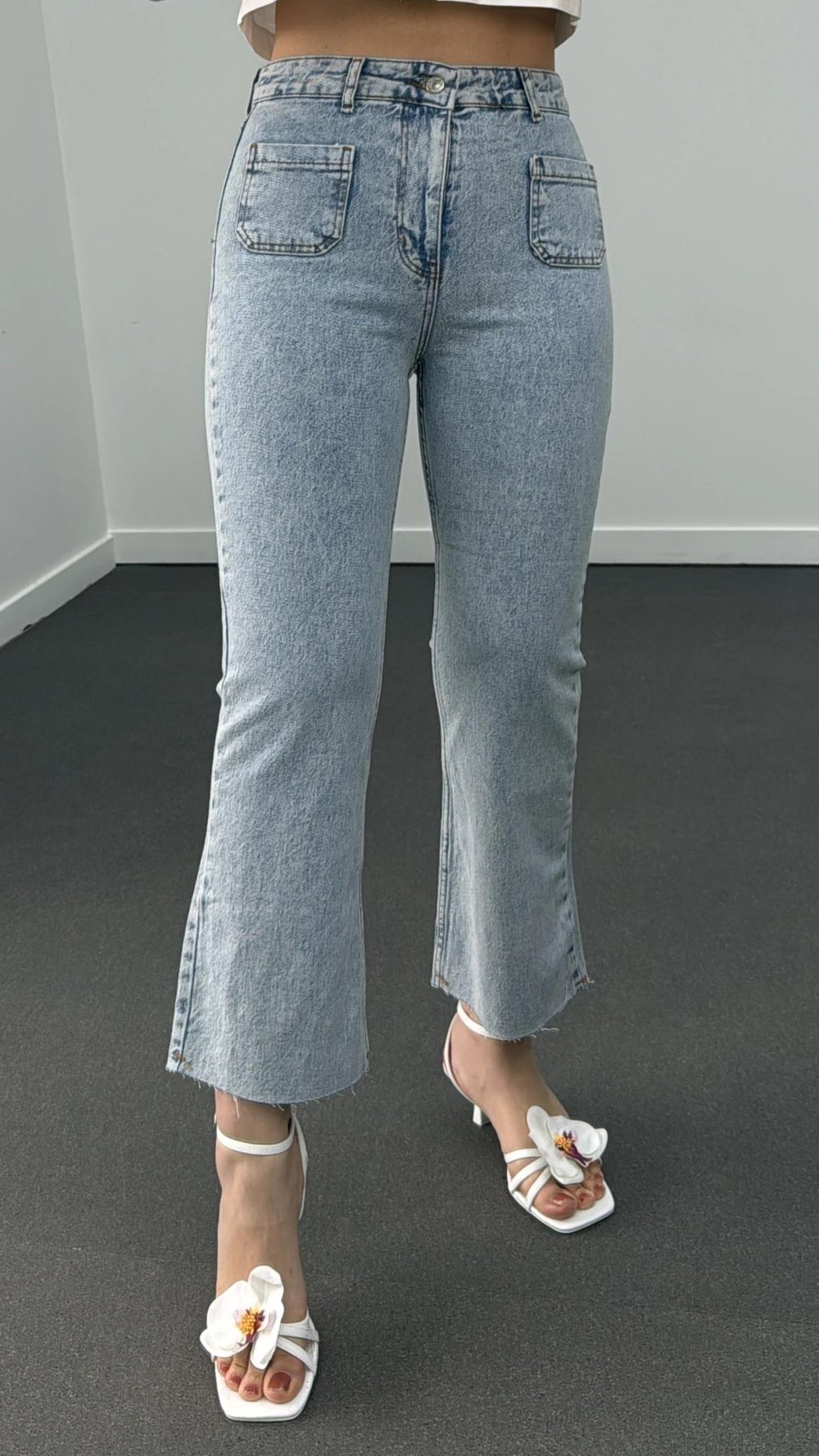 Jale Kar yıkama Küçük Cepli Crop Flare Jeans