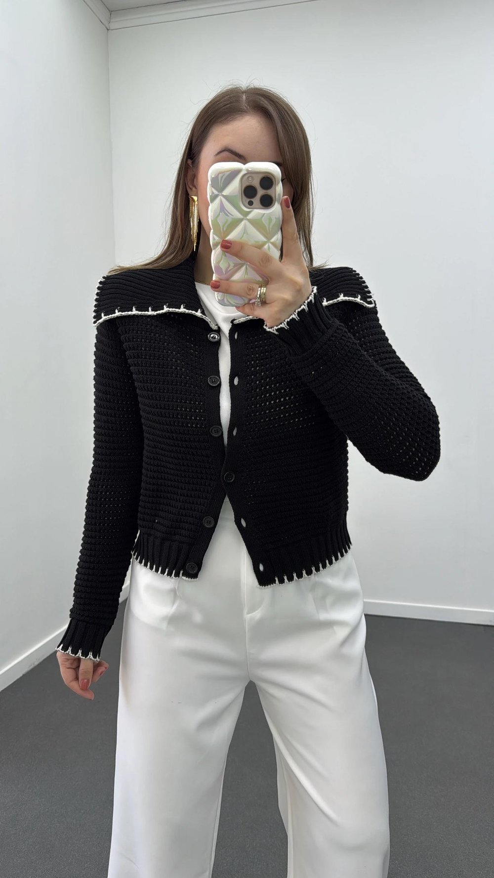 Sadra Siyah Beyaz Kontrast Dikişli Bebe Yaka Hırka