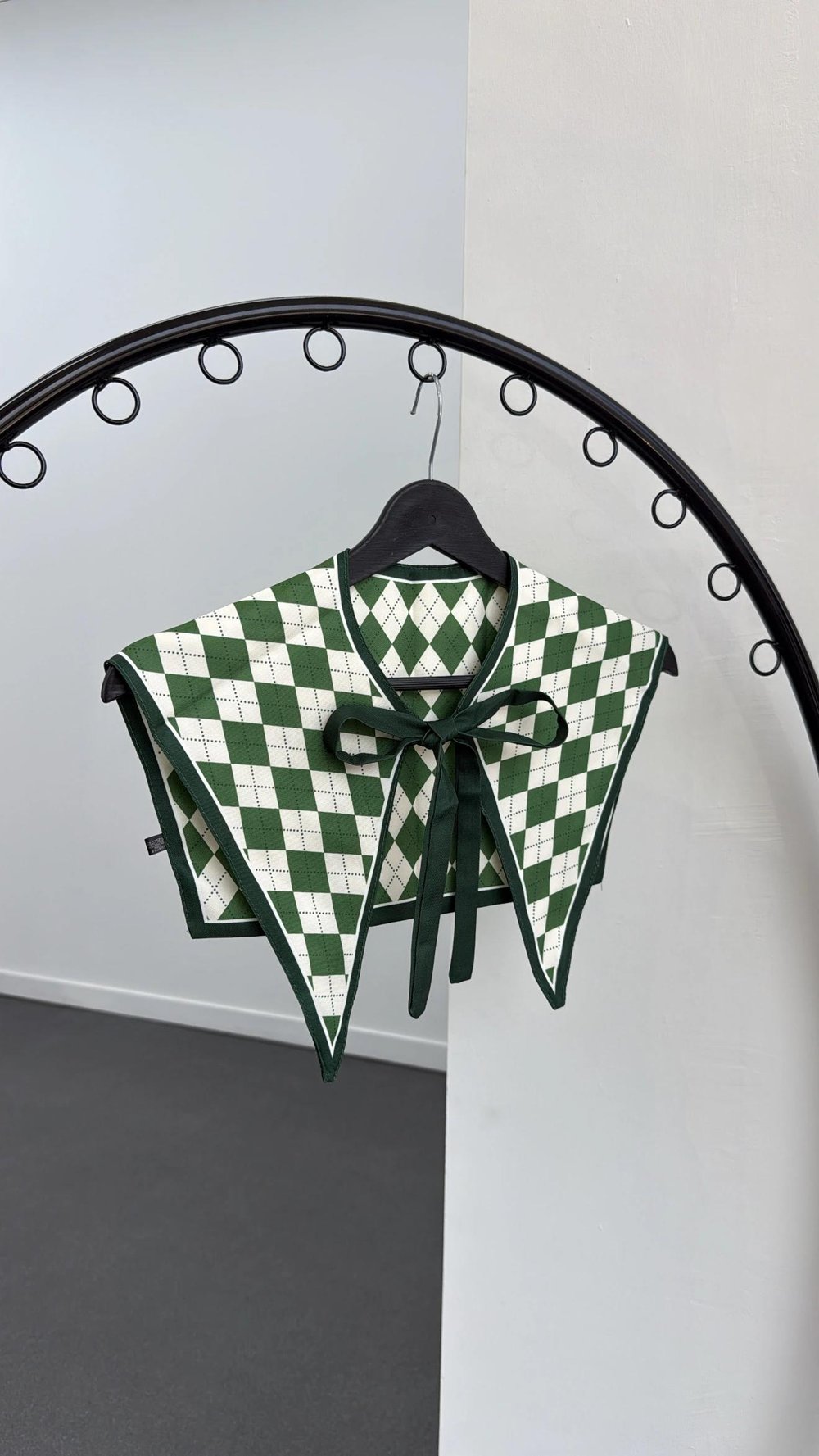 Tulipe Yeşil Desenli Yaka Fular