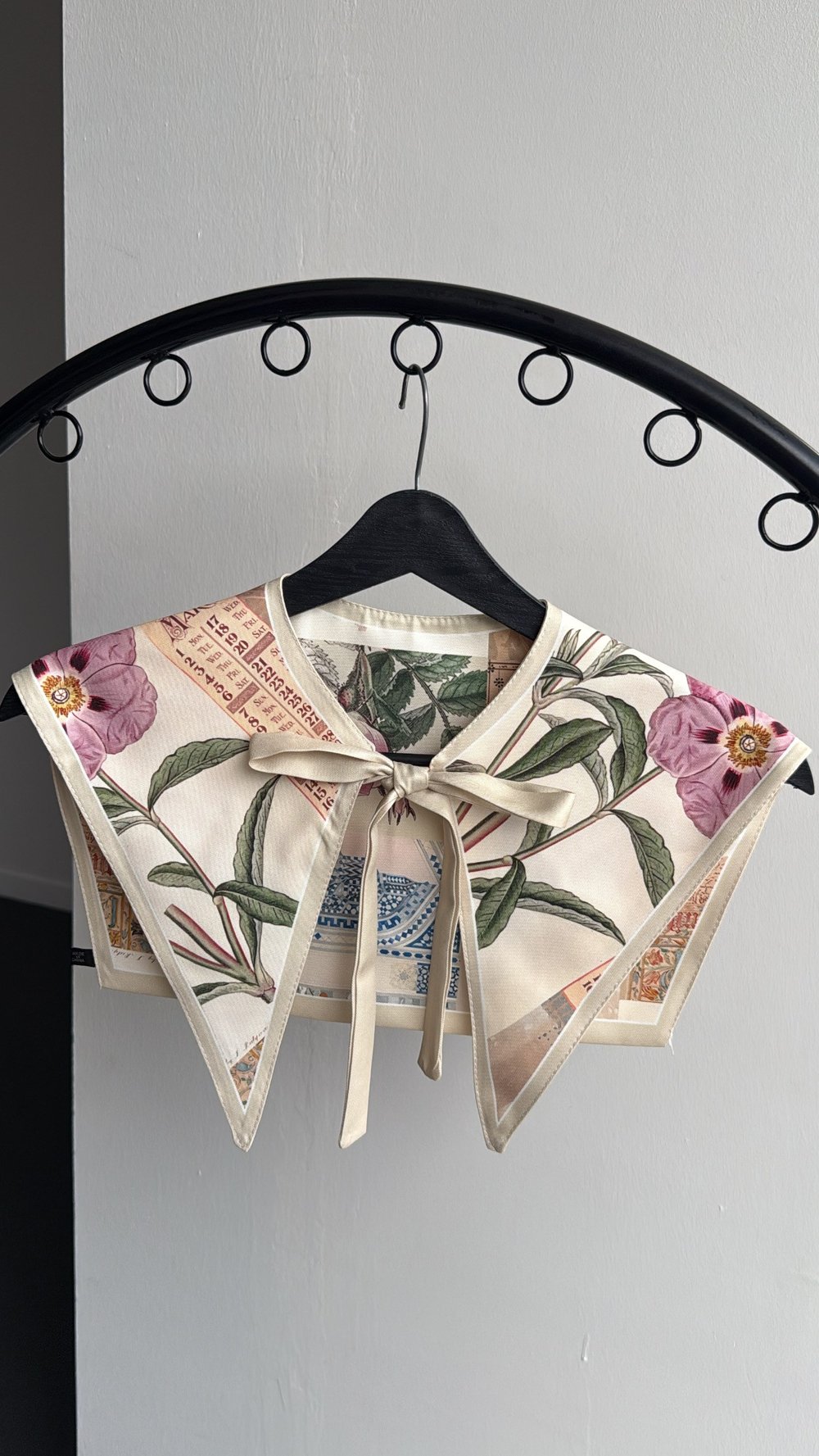 Azalea Sarı Çiçek Desenli Yaka Fular