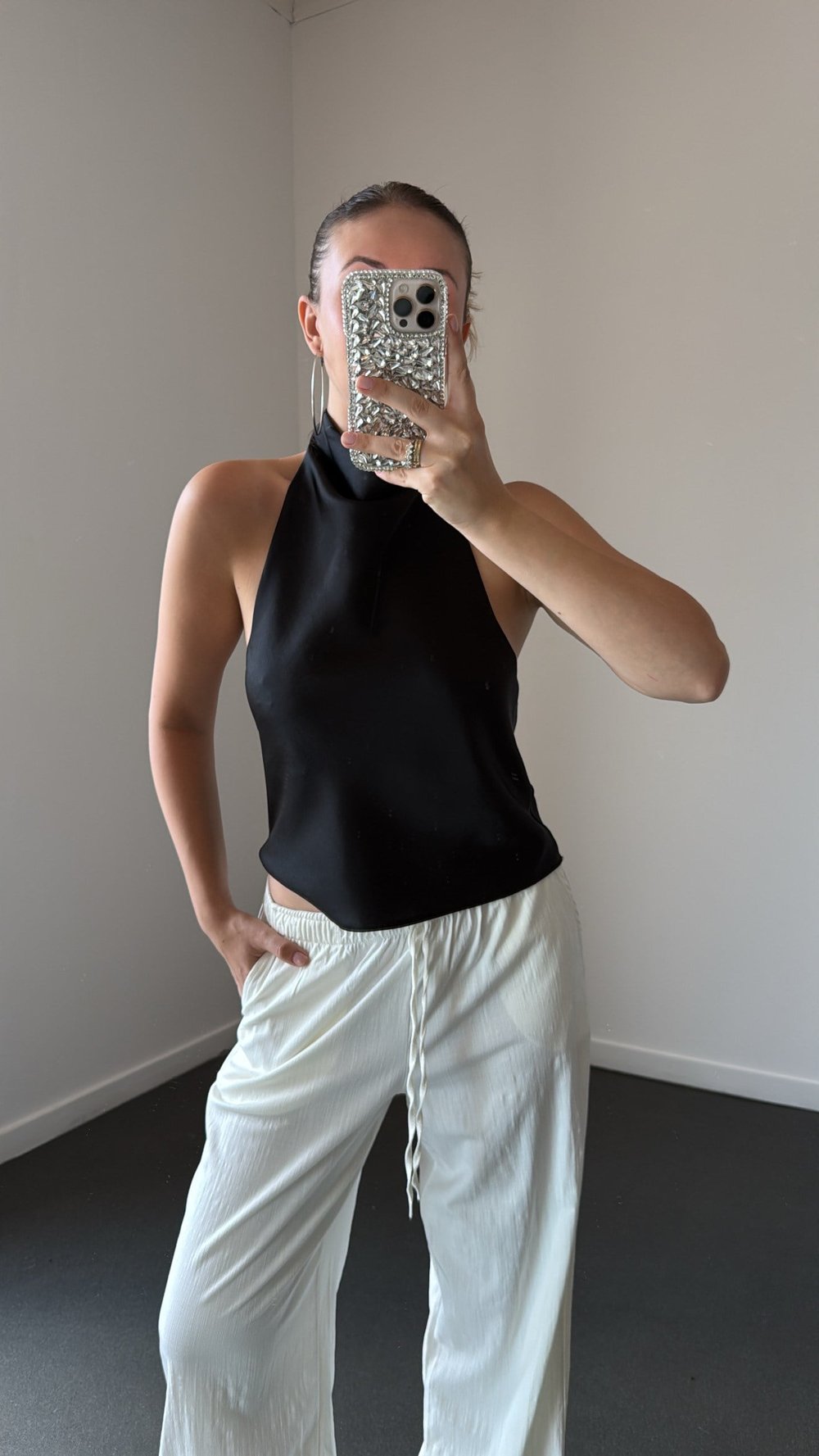 Denise Siyah Halter Yaka Saten Top