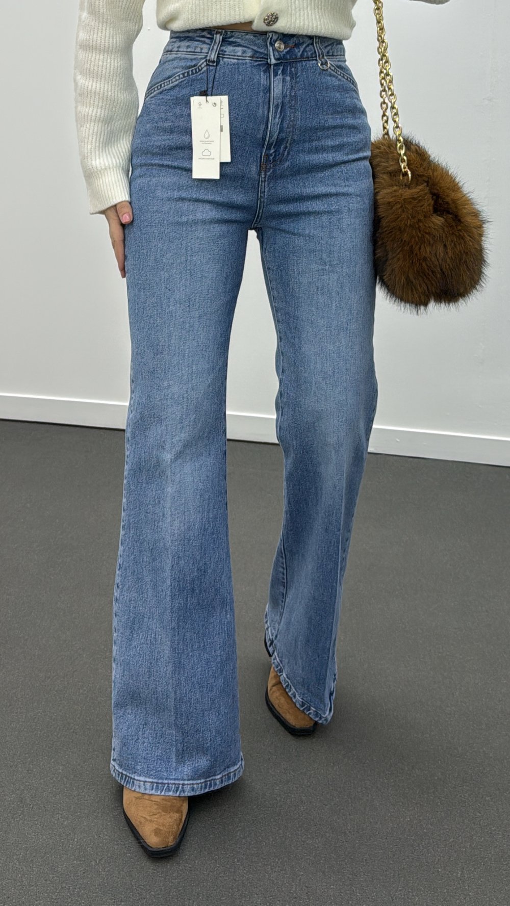 Lincoln Açık Kot Yıkamalı Metal Aksesuarlı Flare Jeans