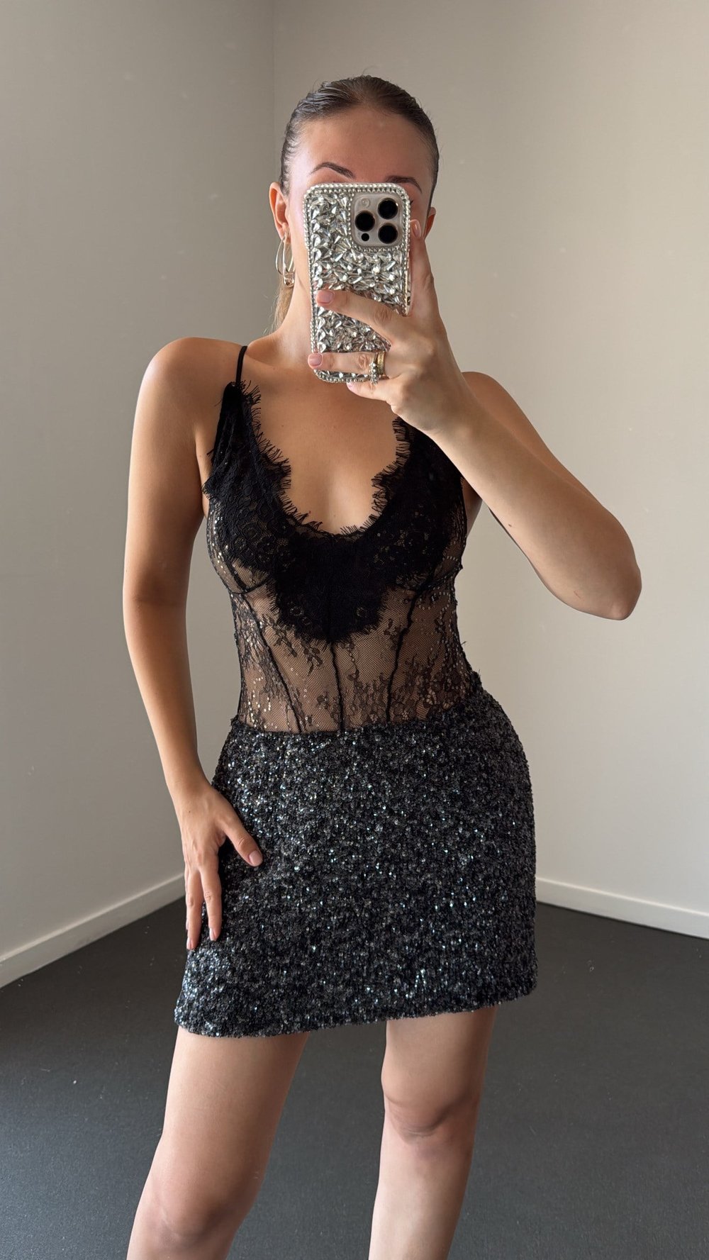 Ludmila Siyah Dantelli Pul Payet İşlemeli Bodysuit