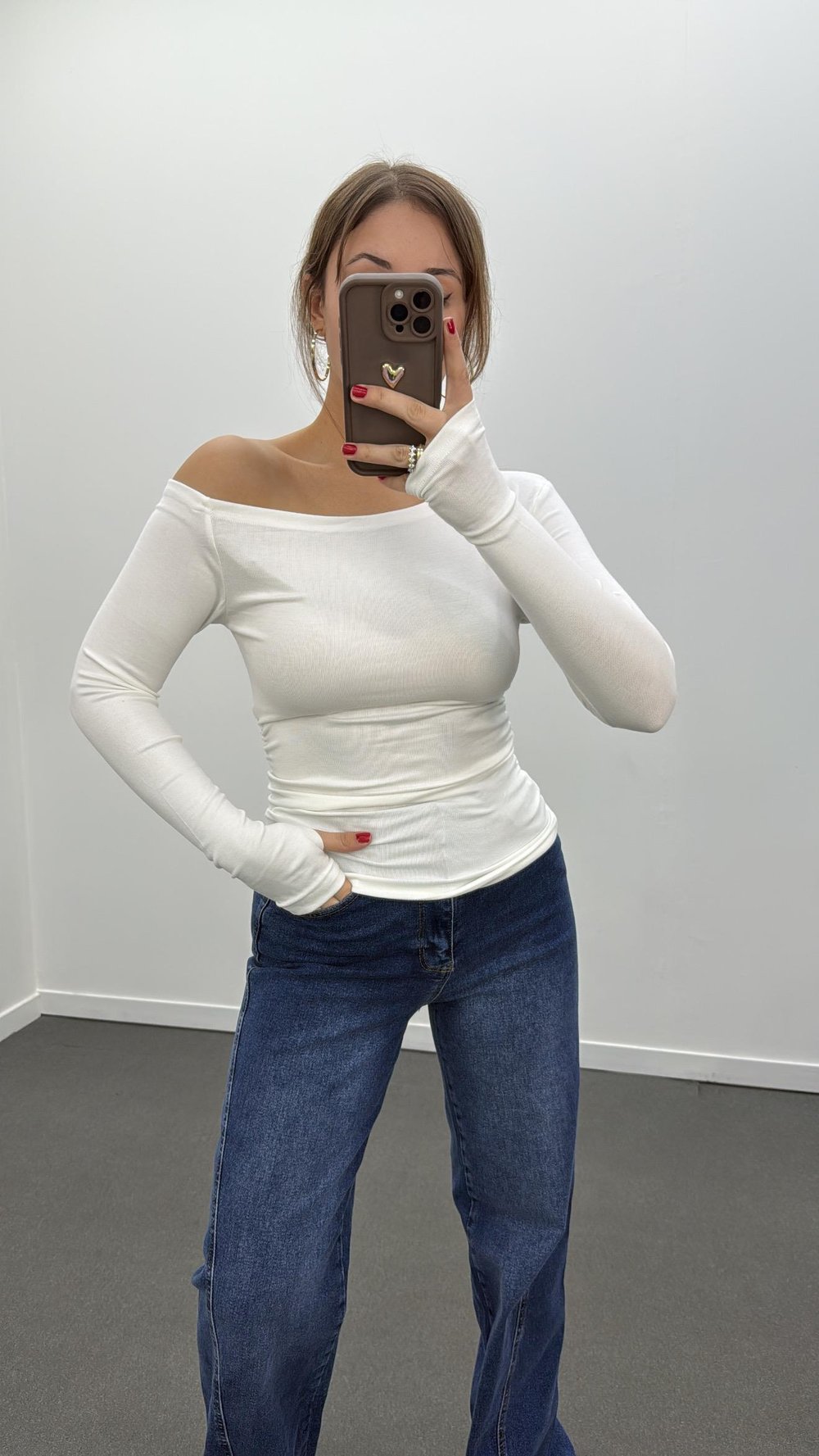 Noa Beyaz Düşük Omuz Drapeli Soft Touch Body