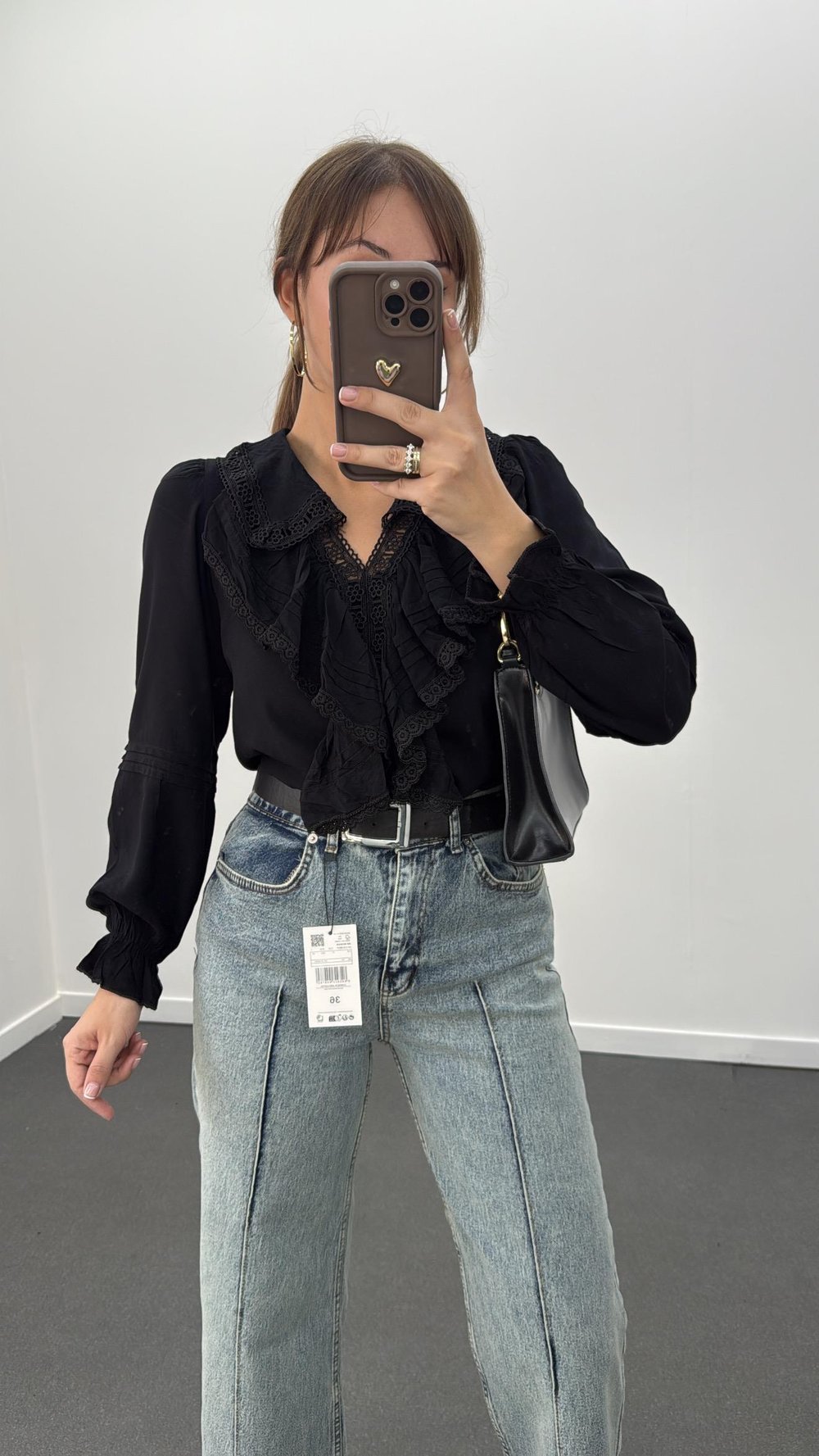 Violeta Siyah Dantel İşlemeli Özel Tasarım Gömlek