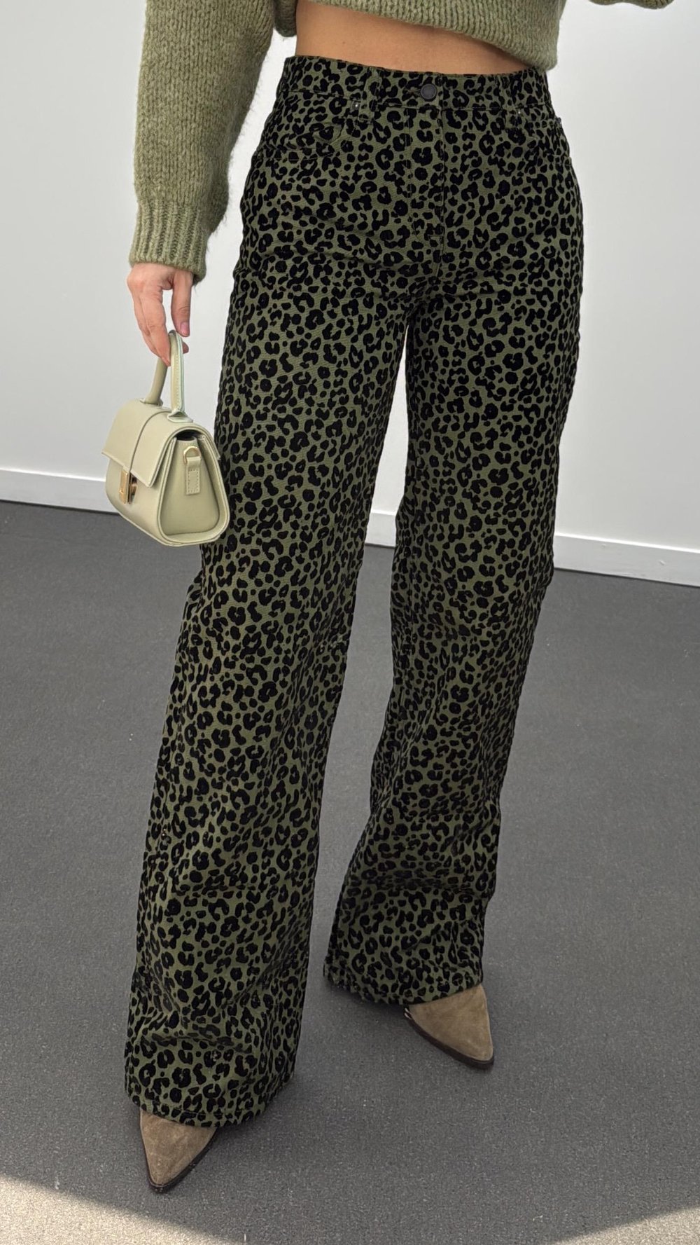 WF Haki Leopar Kadife Flok Baskı Straight Jeans