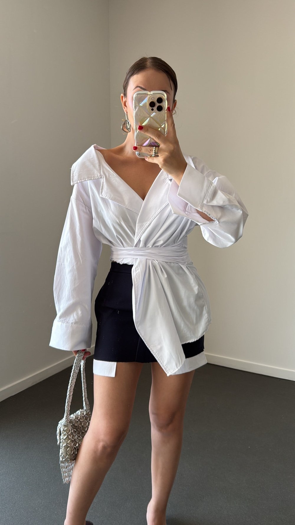 Zuri Beyaz Bağlamalı Kimono Gömlek