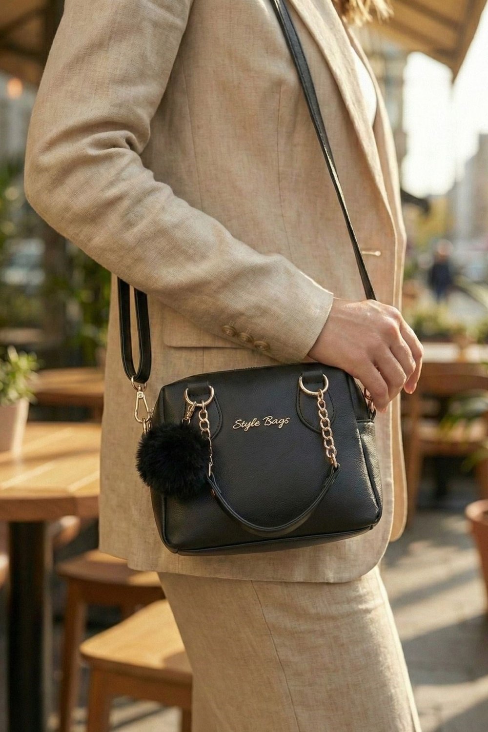 Vivazzaluxe Mini Deri Puf Charm Detaylı Omuz Çanta Siyah OMUZ ÇANTASI