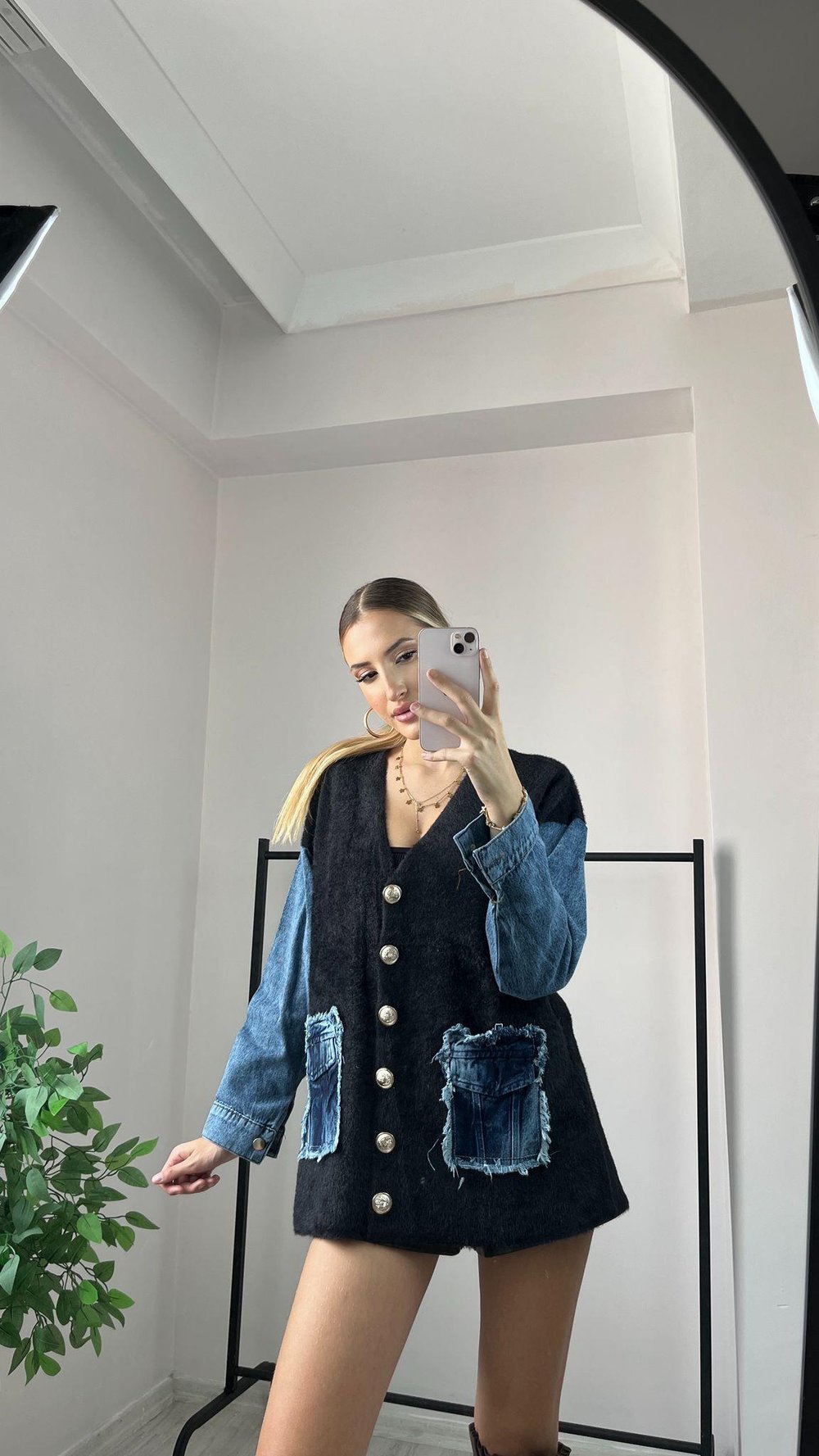 Denim Detaylı Cepli Siyah Hırka
