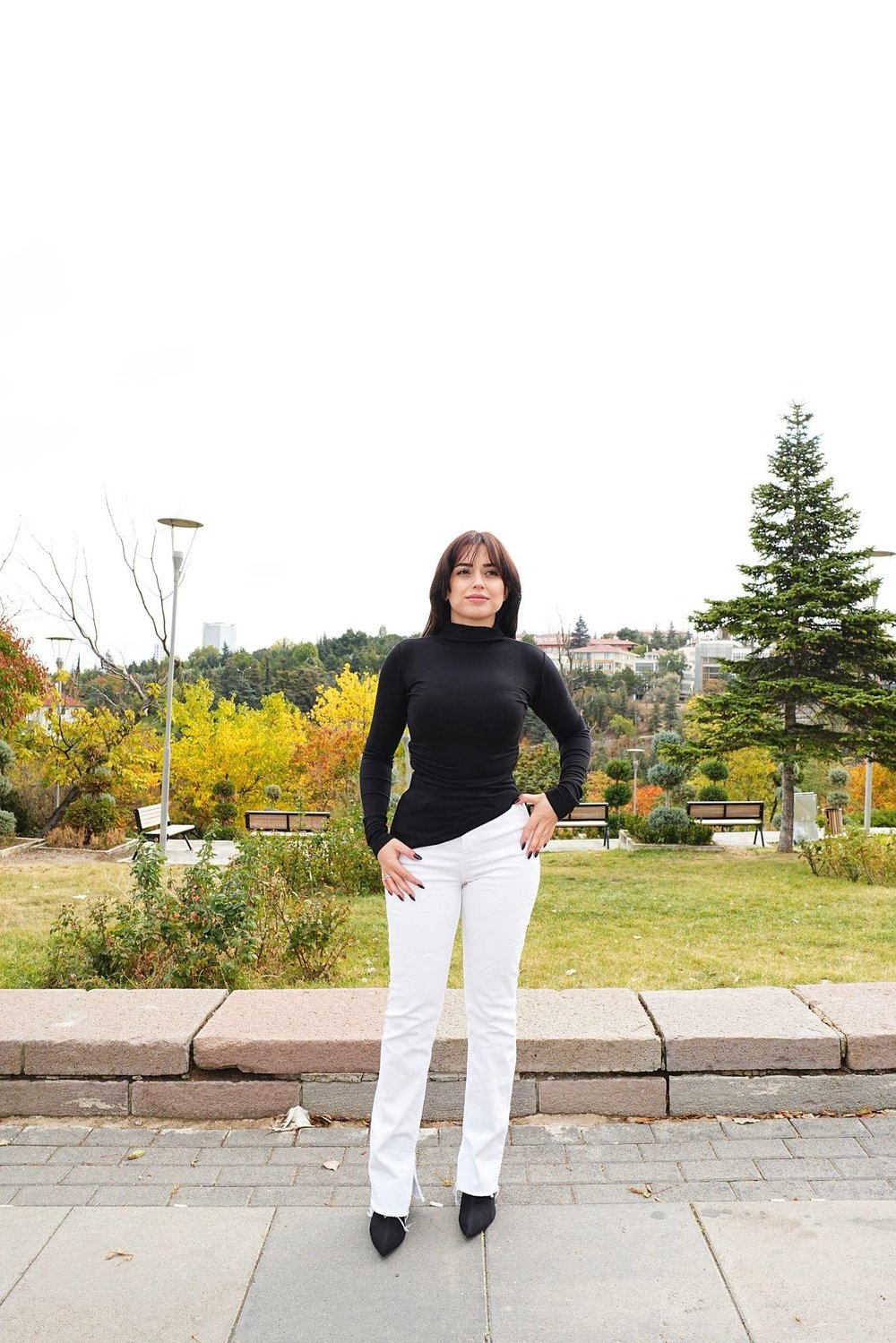 SİYAH BÜZGÜ DETAYLI BLUZ