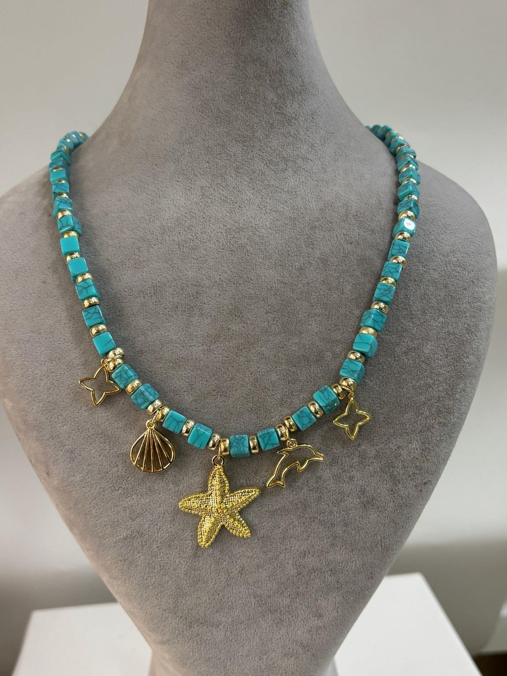 CHARM DETAYLI BONCUK KOLYE