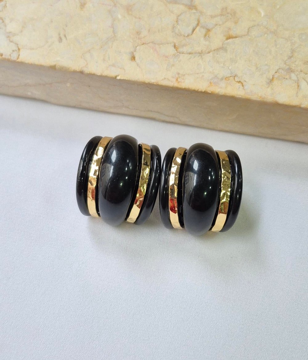 GOLD DETAYLI BOMBELİ KÜPE 