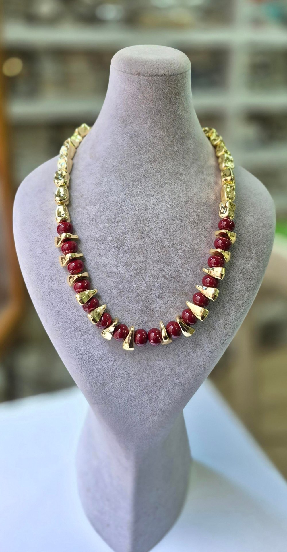 GOLD GEOMETRİK UÇLU BORDO KOLYE 