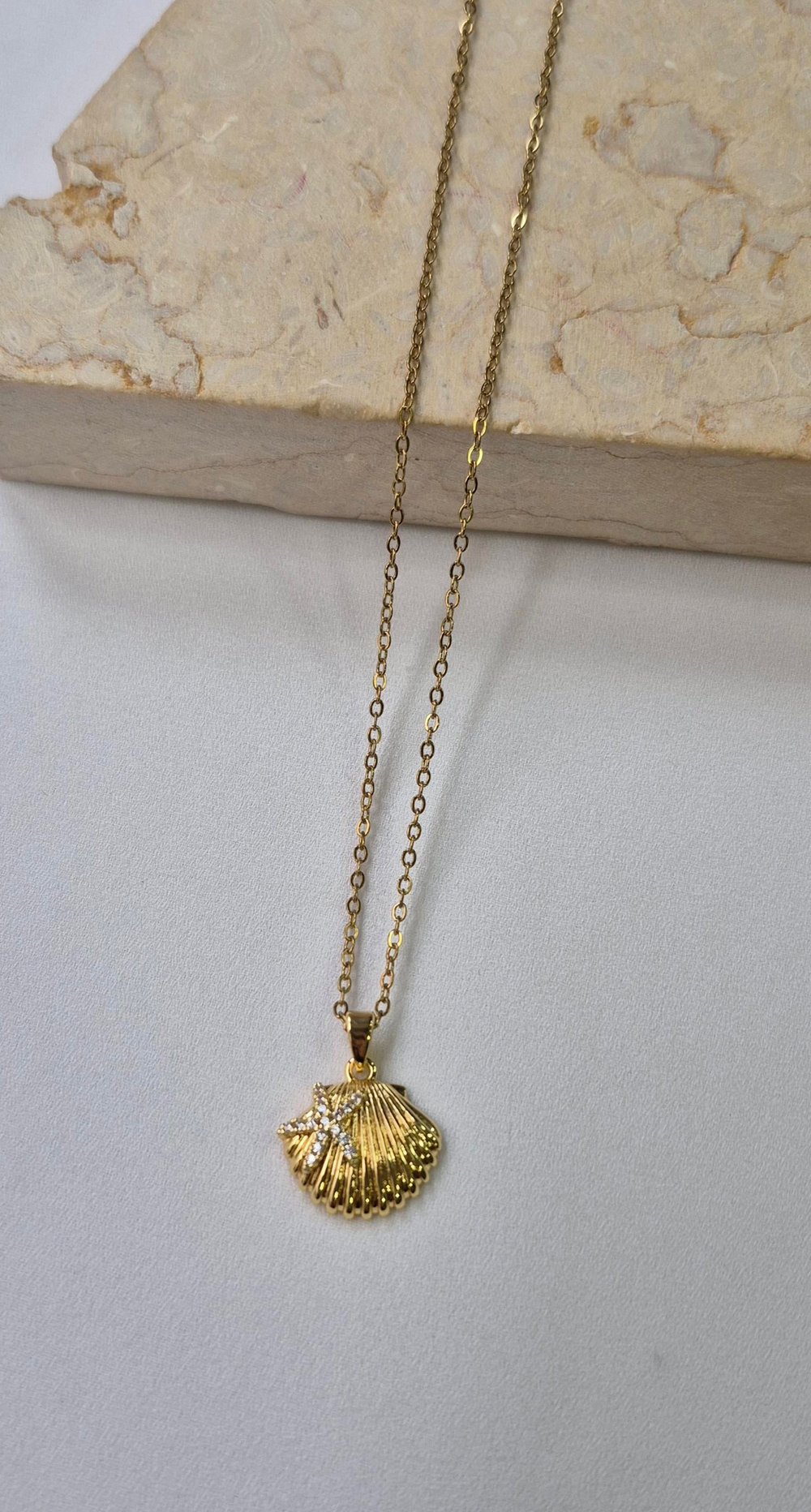 GOLD İSTİRİDYE KOLYE 