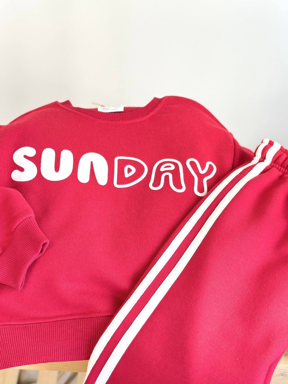 SUNDAY SET