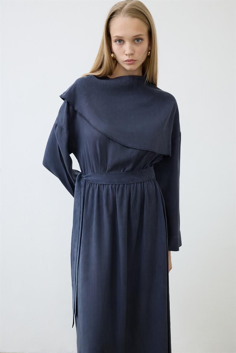 ELVA WASHED SILK SCARF DETAILED DRESS NAVY BLUE