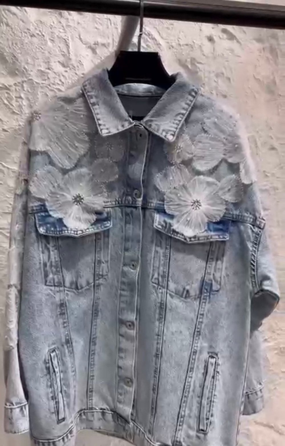 Süs Detaylı Jean Ceket