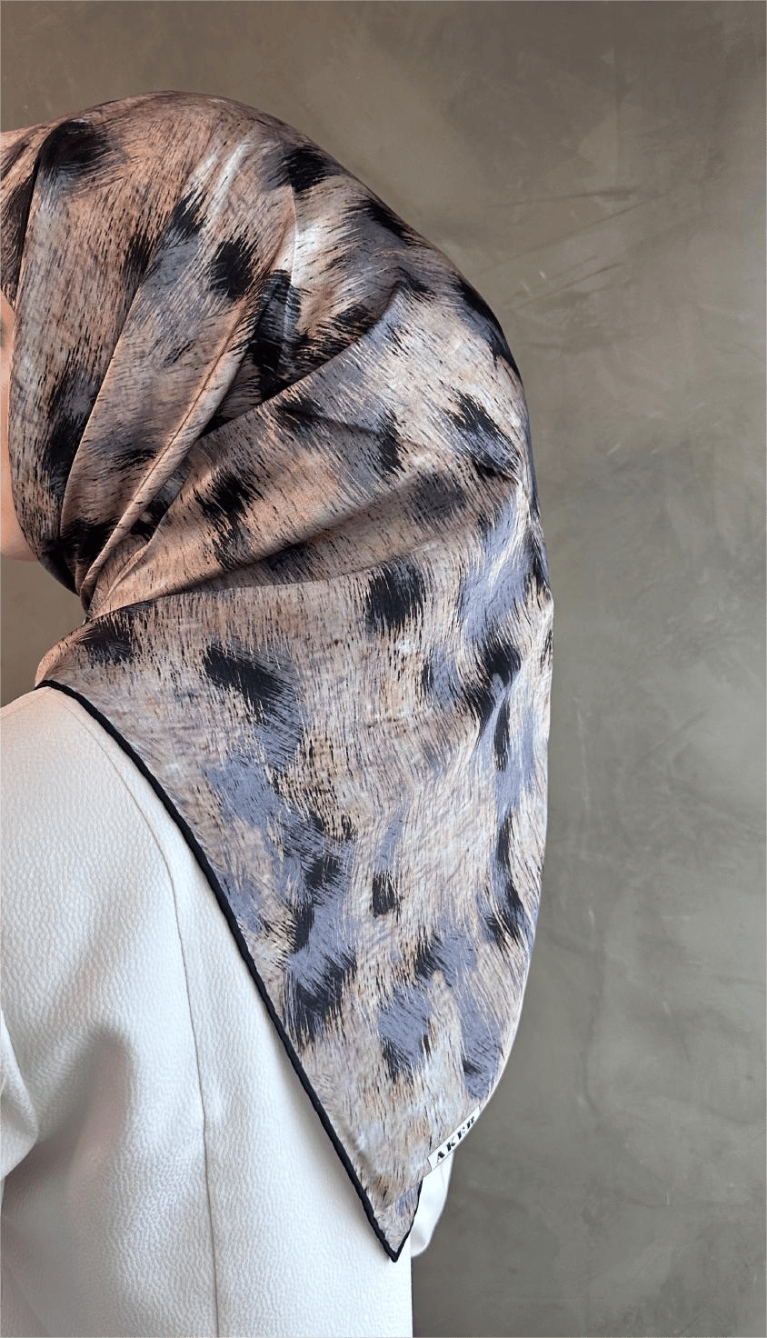 Aker 2025-2026 Yeni Sezon Leopar Desenli İpek Krep Saten Eşarp