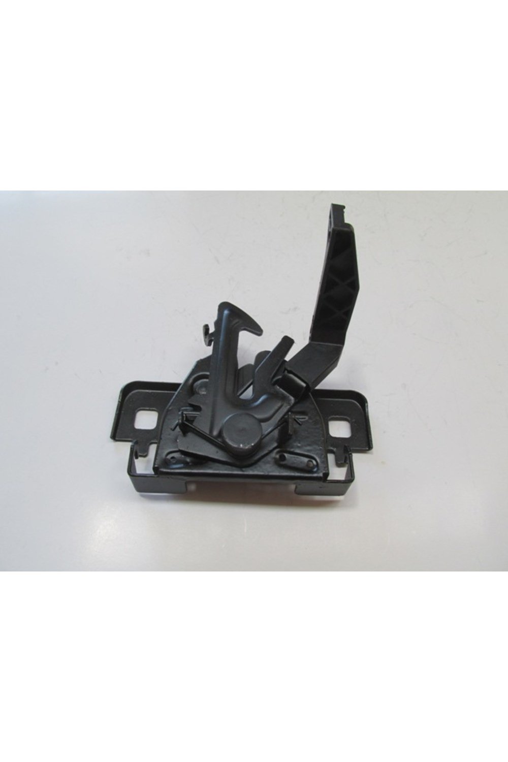 1502-2302 DACIA LOGAN- MCV- 14/20; KAPUT KİLİDİ