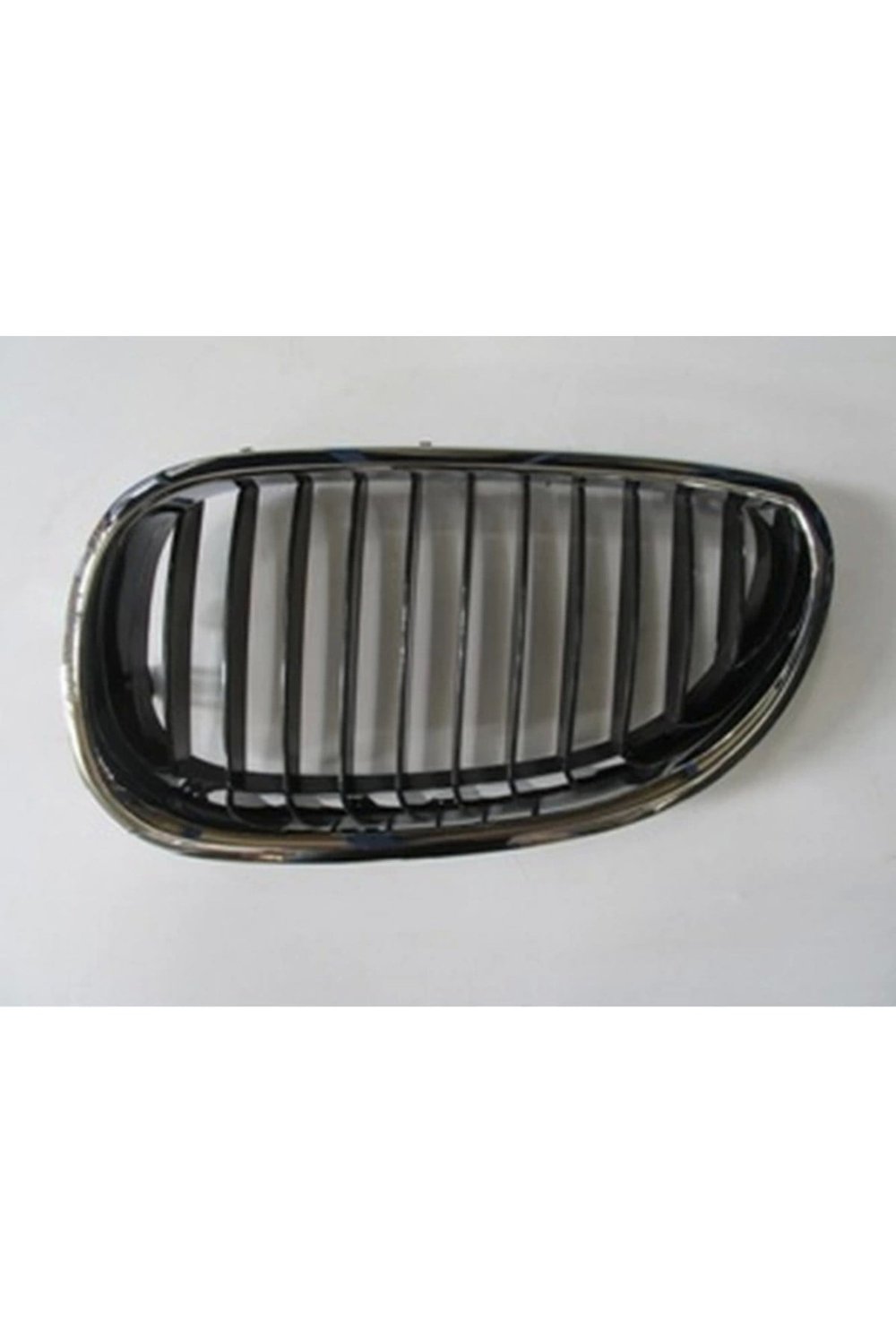 Bmw 5 Serı E60 Ön Panjur Sol Nikelajlı Siyah Tw Adet Oem No: 51137027062 2004 2010
