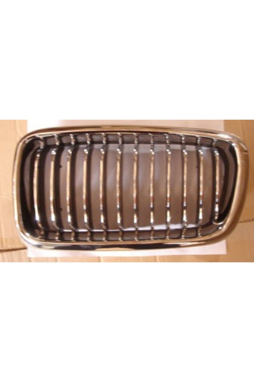 BMW 7 Seri- E38- 99/01; Ön Panjur Sol Nikelajlı/Siyah 51138231595