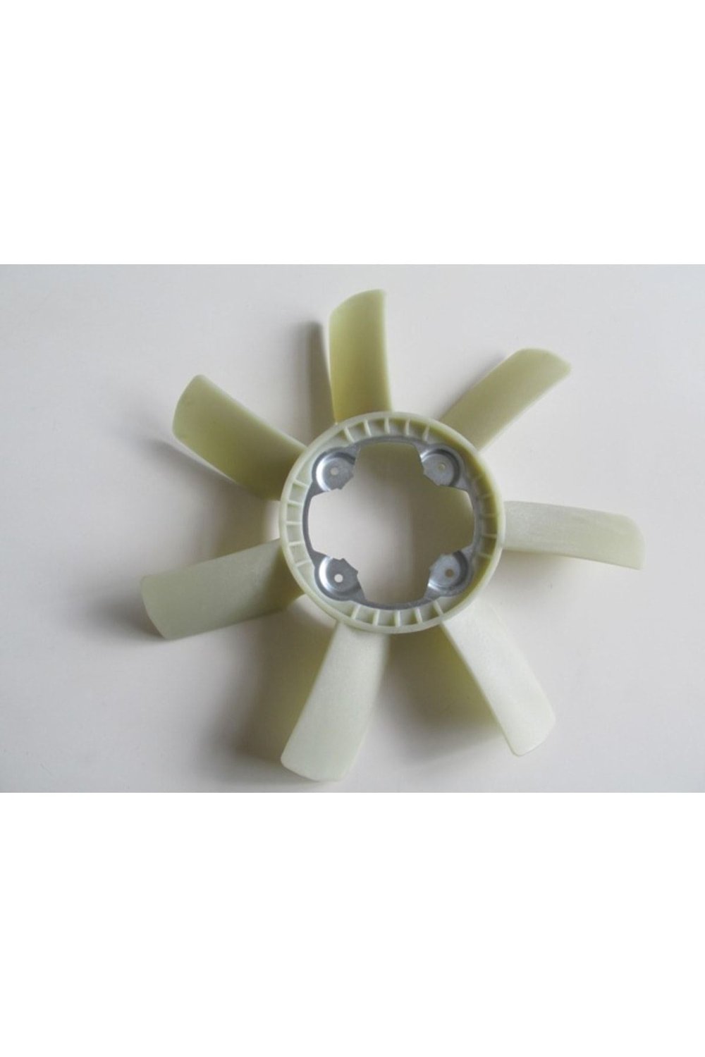 NISSAN PICK UP- NAVARA- 06/14; FAN KANADI 7 KANAT