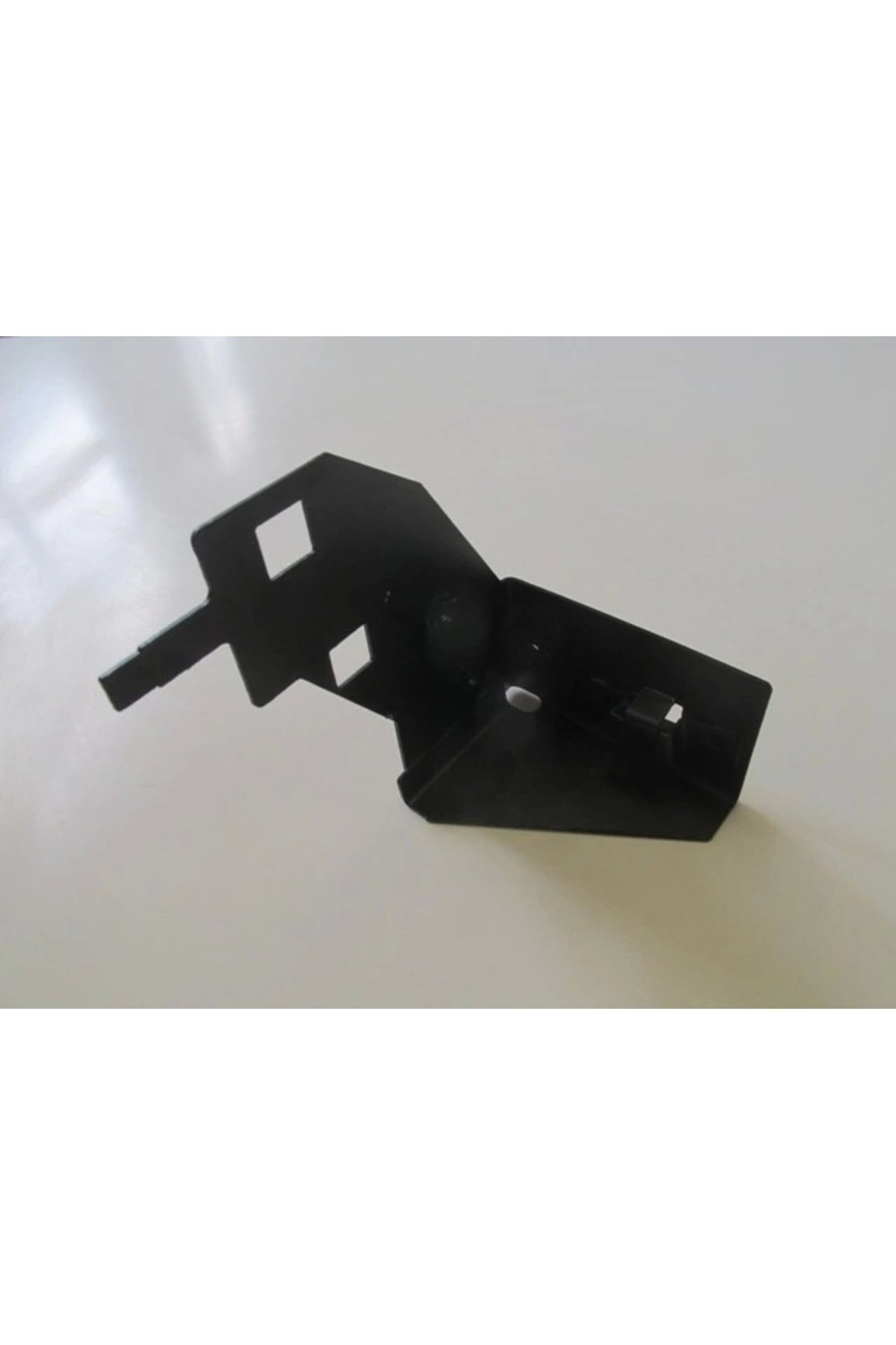 Renault Captur- 13/19; Ön Tampon Çamurluk Bağlantı Braketi Sağ (Sac) (Eagle Body) (Oem No: 641803356