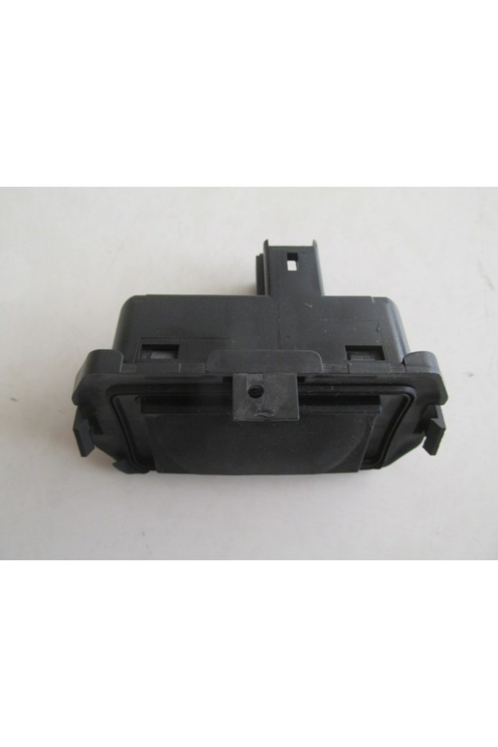 Renault Modus- 06-08 Bagaj Açma Düğmesi (BUTONU) Oem No: 8200076256 Uyumlu 1435-2890
