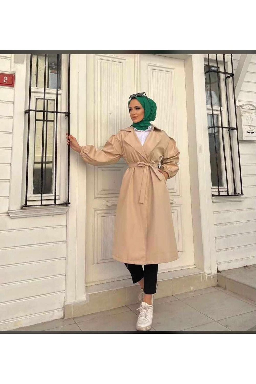 Kadın Yeni Sezon Belden Bağlamalı Siyah Balon Kol Trenç