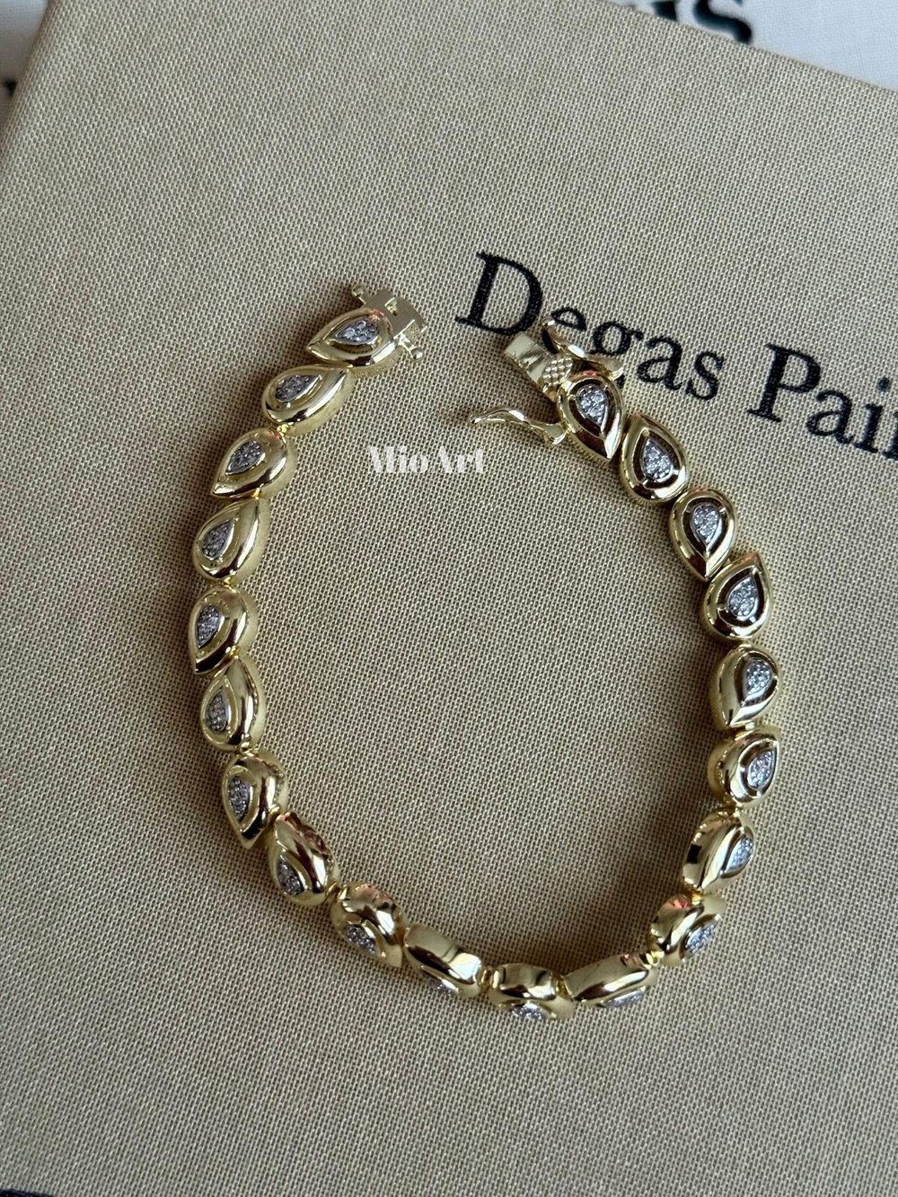 Damla Kesim Taşlı Gold Bileklik