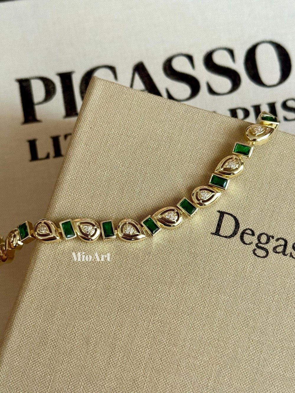 Damla Kesim Taşlı Gold Bileklik