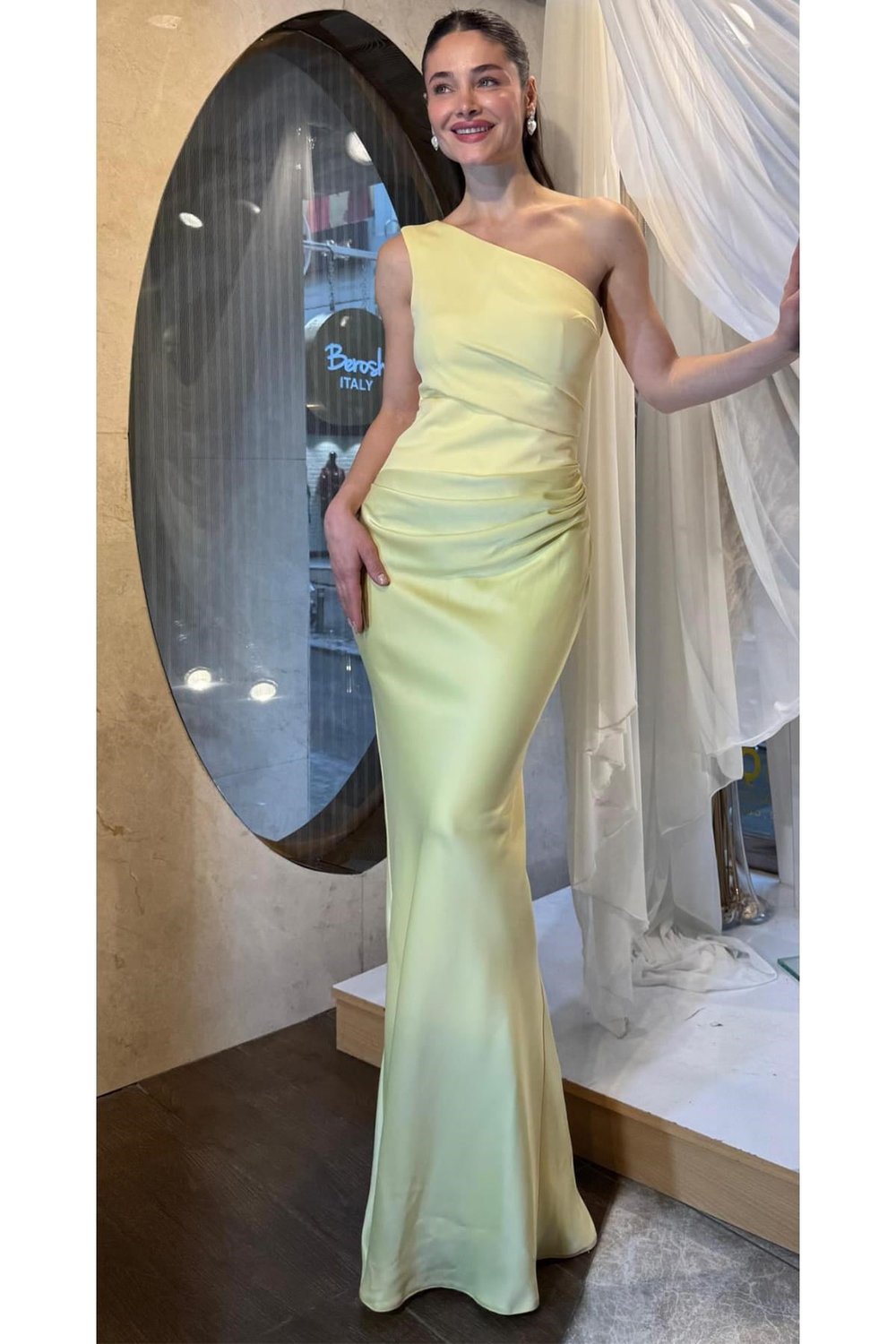Sarı Üstü Krep Altı Saten Tek Omuz Abiye