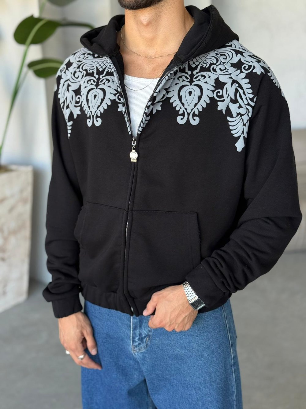 Desenli Baskı Kapüşonlu Sweatshirt Siyah