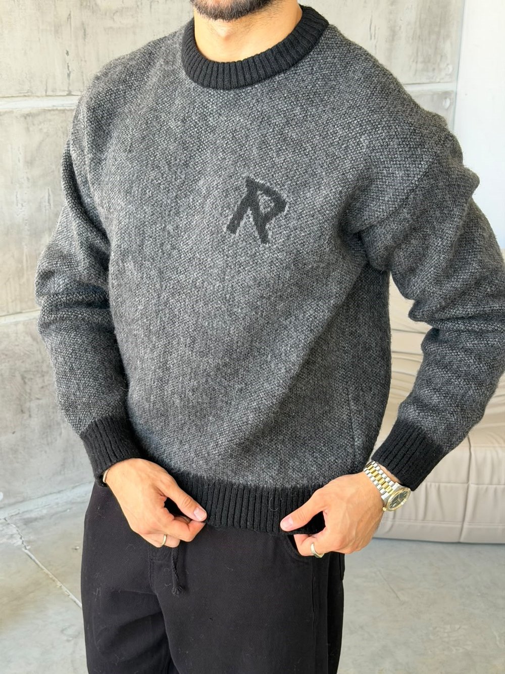 R Yazılı Premium Yıkama Dokulu Oversize Triko Siyah