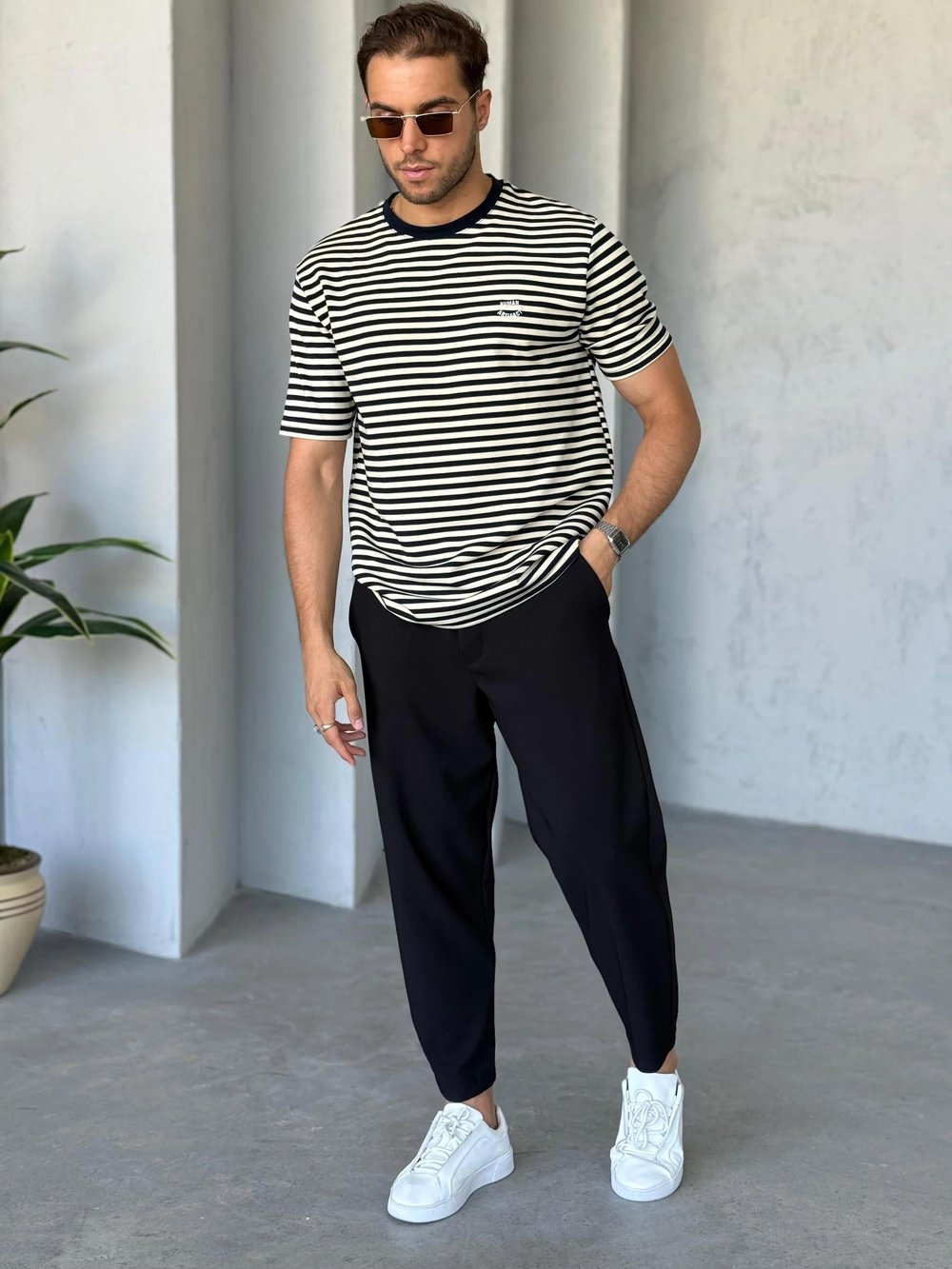 T2525 Çizgili Nakış Detay T-shirt Lacivert-Beyaz