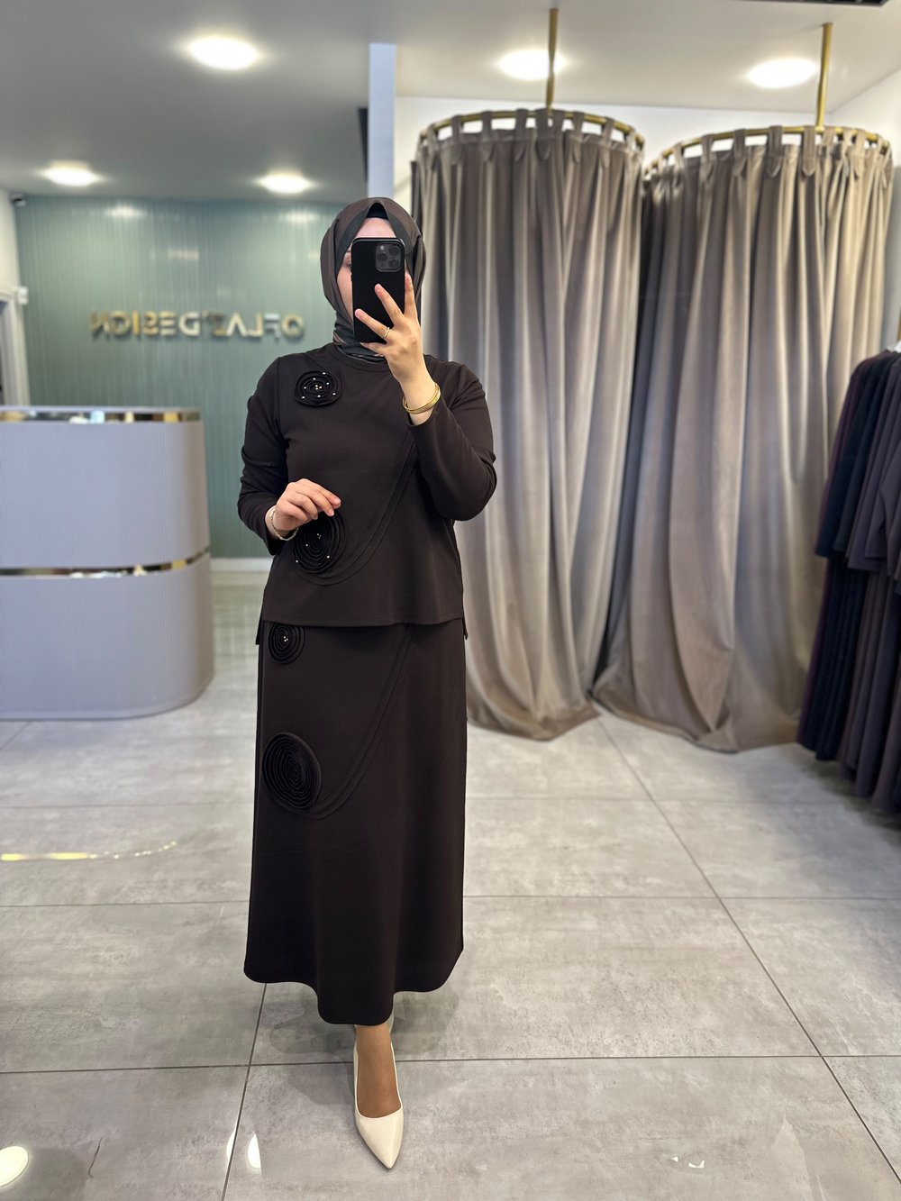 Defrina Nakış Detaylı İncili Etekli Takım Kahverengi 61184