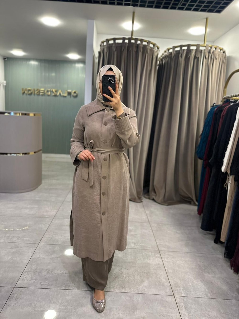Nuss Geniş Yakalı Kemerli Kap Bej 26Y 6032