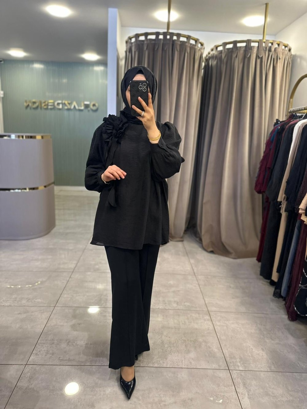 Nuss Omuzdan Büzgü Detaylı Gömlek Siyah 26Y 3011
