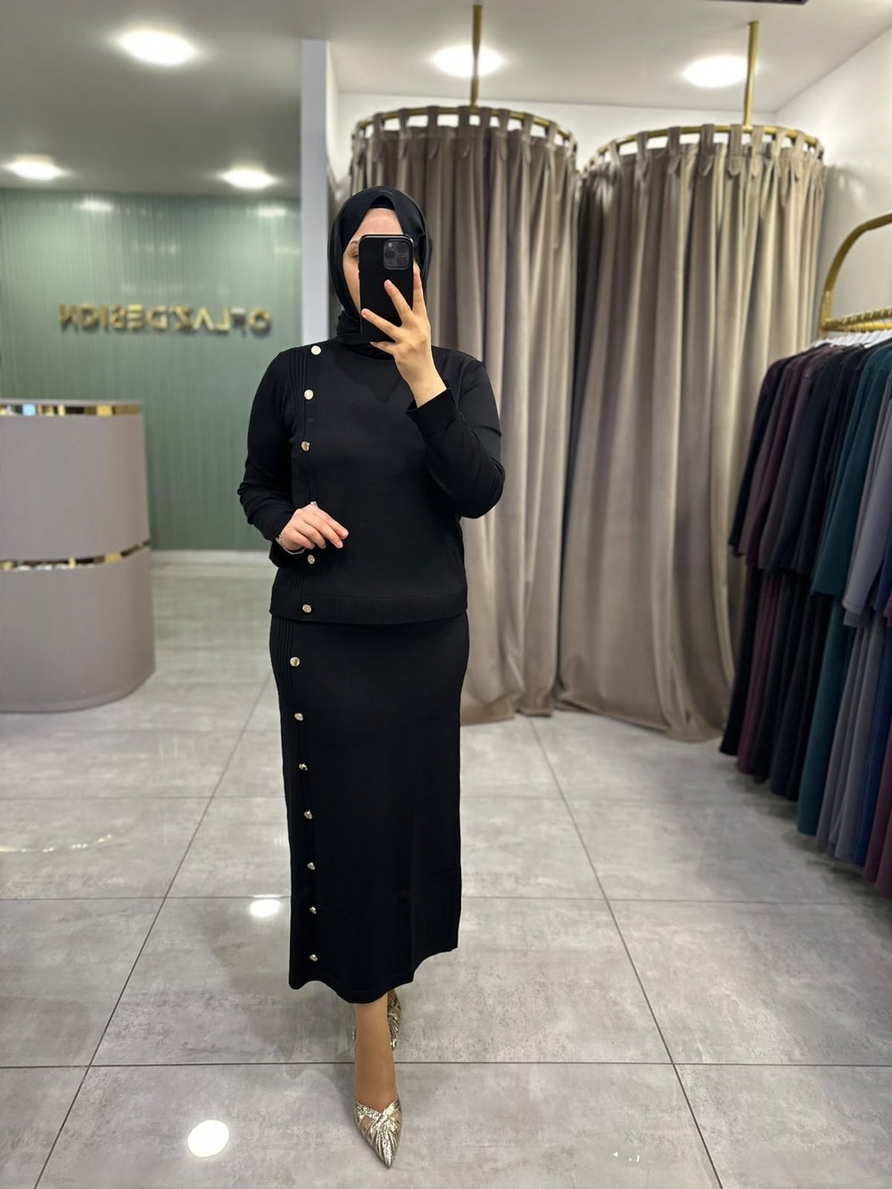 Nuss Yandan Düğmeli Triko Etekli Takım Siyah 27K 704