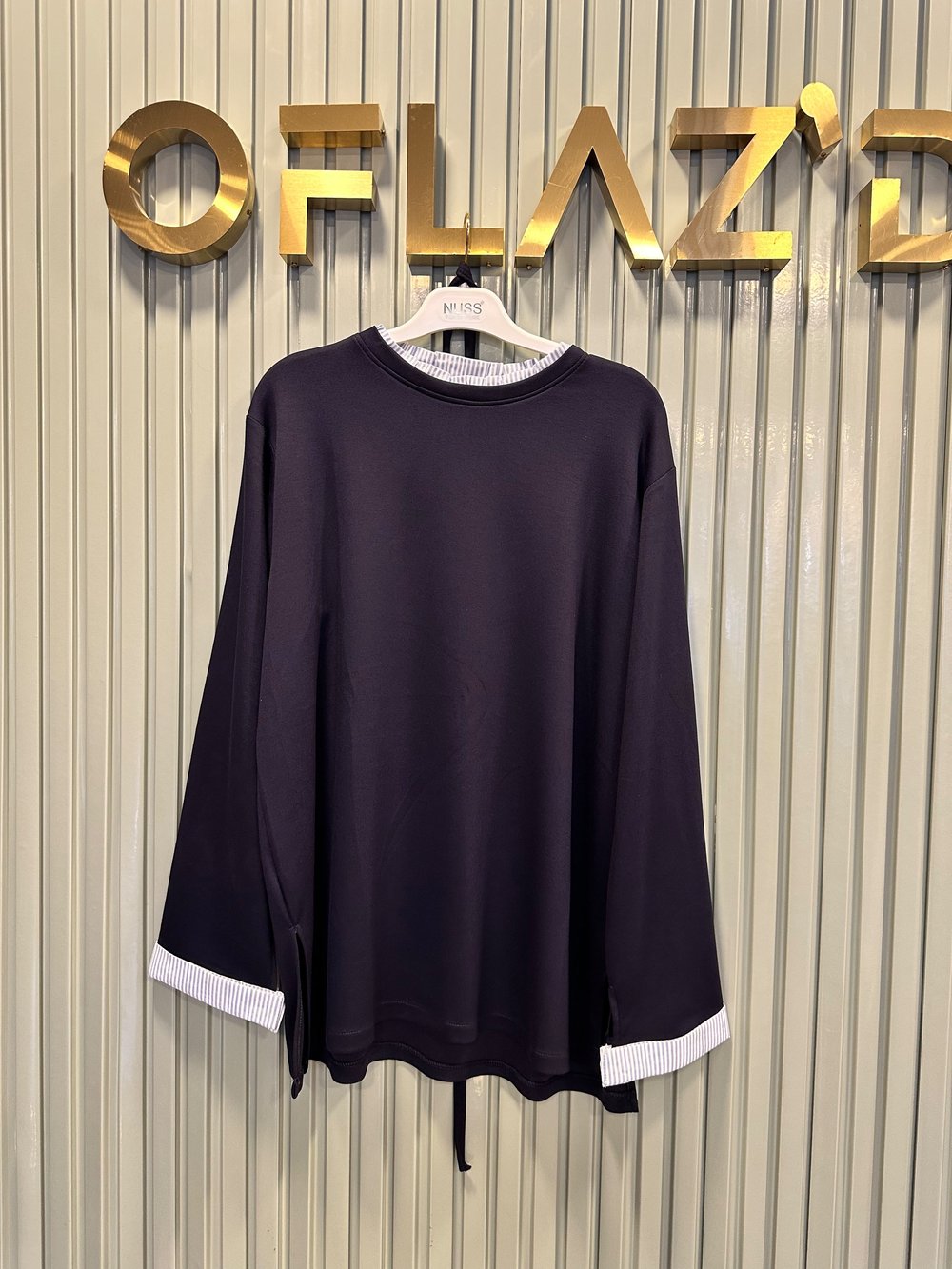 Yaka ve Kolları Çizgi Garnili Sweatshirt Lacivert 116