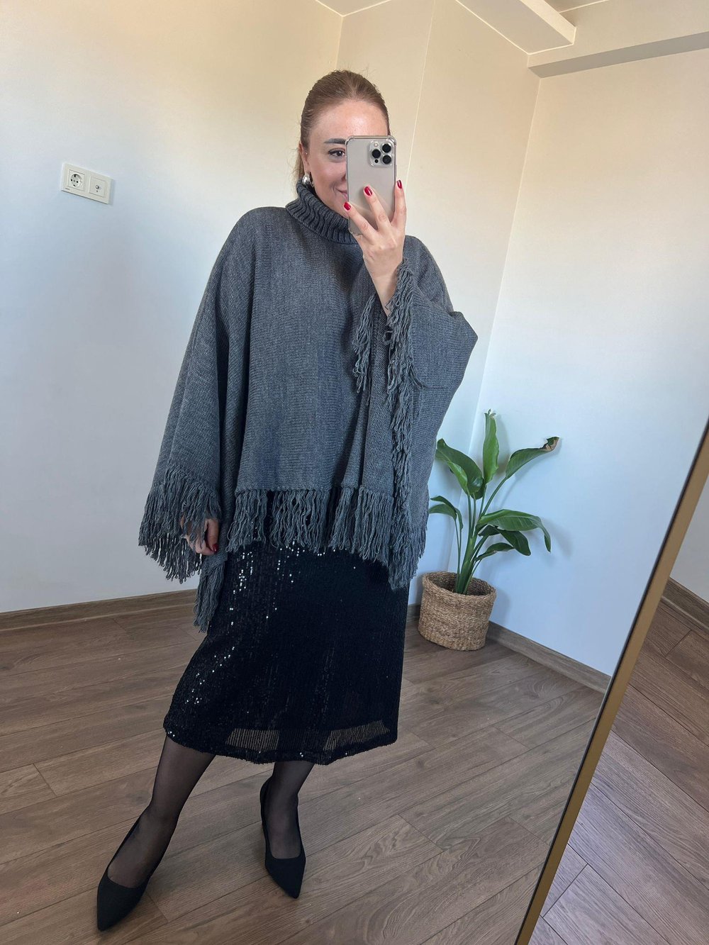 Beli Lastikli Payetli Etek( Siyah )  