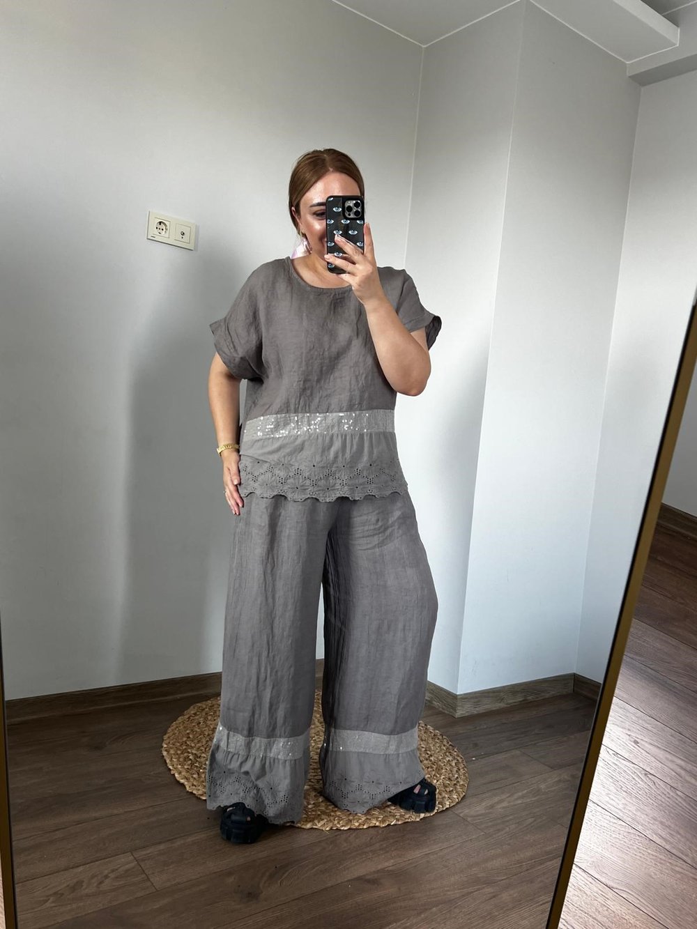 Fisto ve Payet Detaylı İtalyan Keten Oversize Bluz (Vizon) 