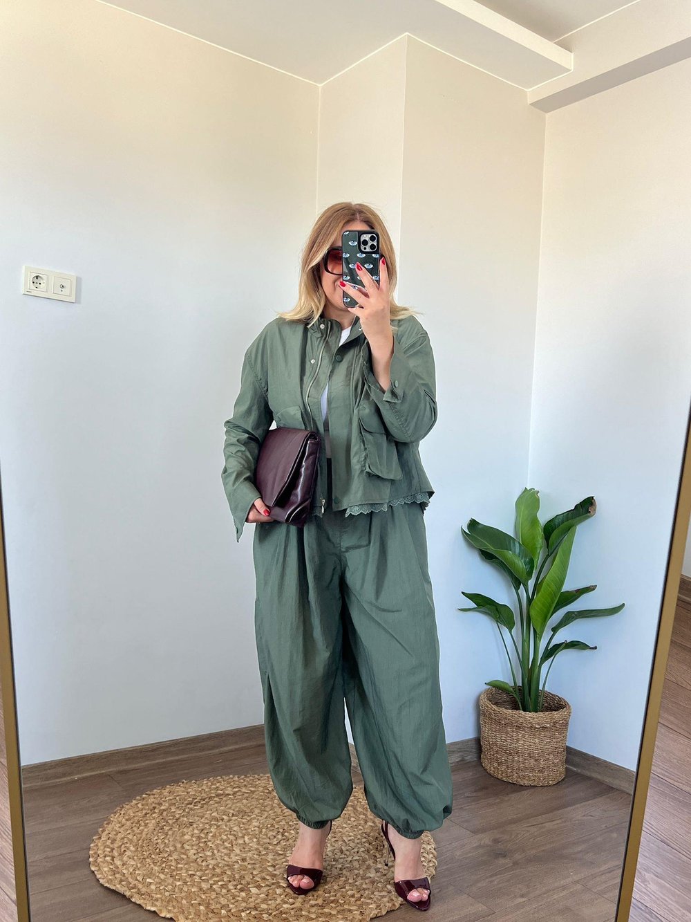 Paraşüt Kumaş Krem Pantolon Yeşil