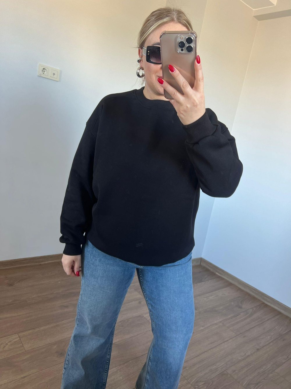 Üç İplik Bisiklet Yaka Sweatshirt (Siyah) 