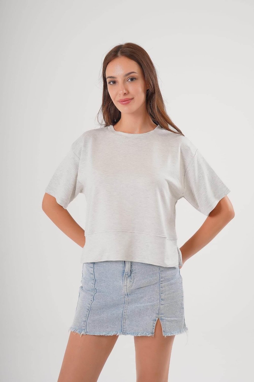 Bisiklet Yaka Yanı Yırtmaçlı Tshirt